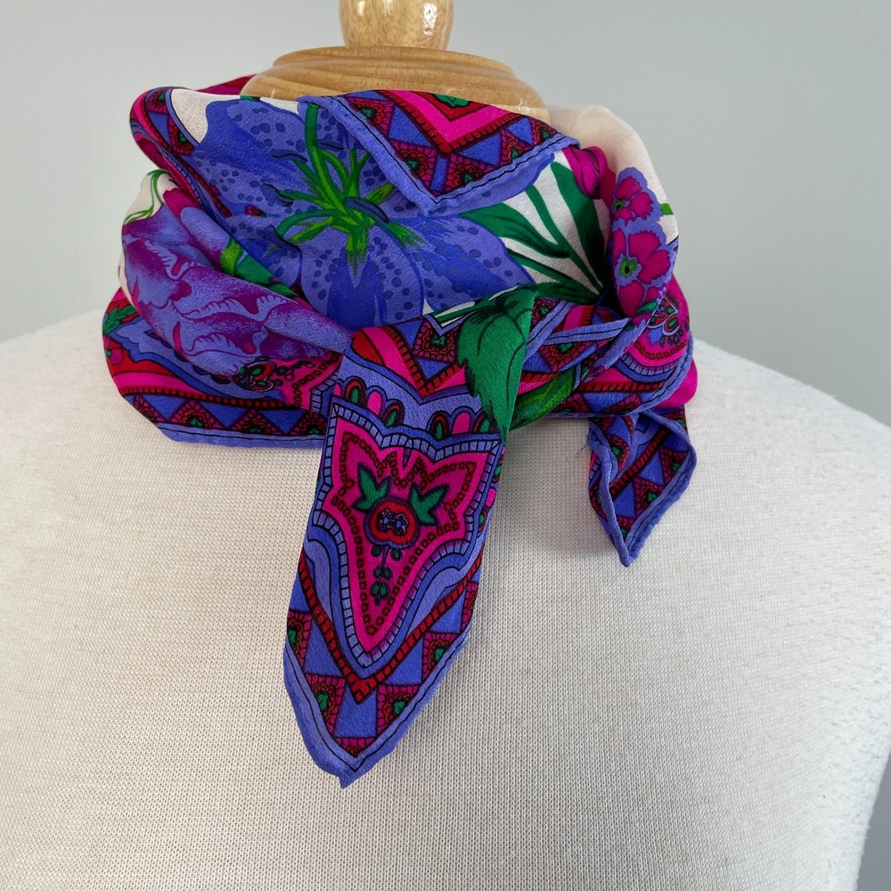 Vintage Liz Claiborne Square Scarf - Picture 4 of 9